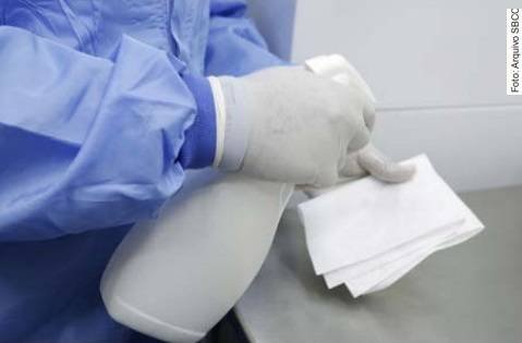 Sanitização de Salas limpas e escolha do Sanitizante